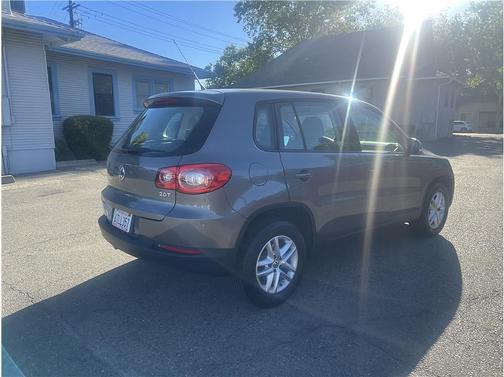 Gray 2011 Volkswagen Tiguan S