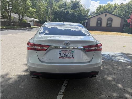 Silver 2014 Toyota Avalon XLE Premium