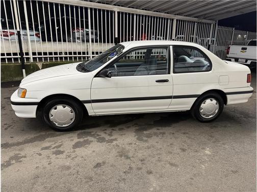 1993 Toyota Tercel DX Sedan