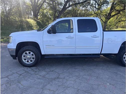 2011 GMC Sierra 2500 SLT