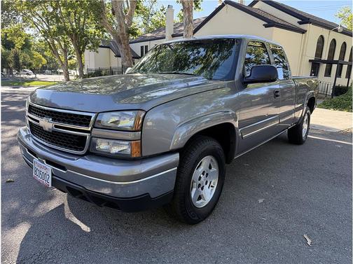 Gray 2006 Chevrolet Silverado 1500 LT Extended Cab