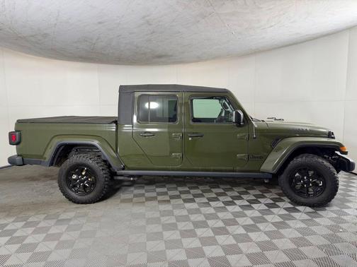 Sarge Green Clearcoat 2023 Jeep Gladiator Sport