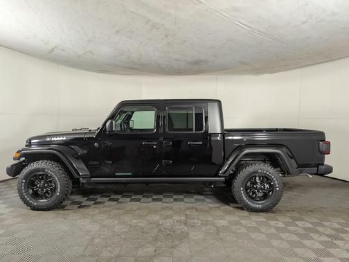 Black Clearcoat 2026 Jeep Gladiator Sport
