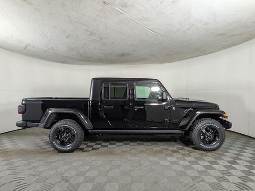 Black Clearcoat 2026 Jeep Gladiator Sport