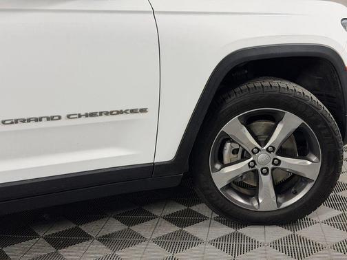 Bright White Clearcoat 2021 Jeep Grand Cherokee L Limited