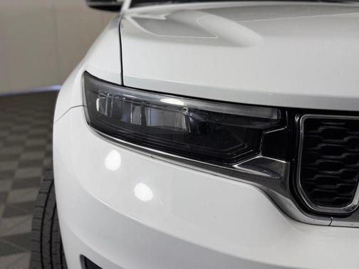 Bright White Clearcoat 2021 Jeep Grand Cherokee L Limited