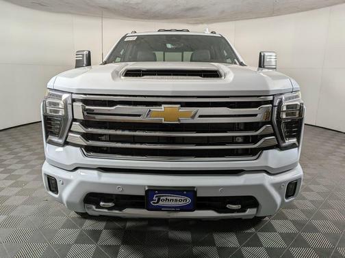 Polar White 2026 Chevrolet Silverado 3500 High Country