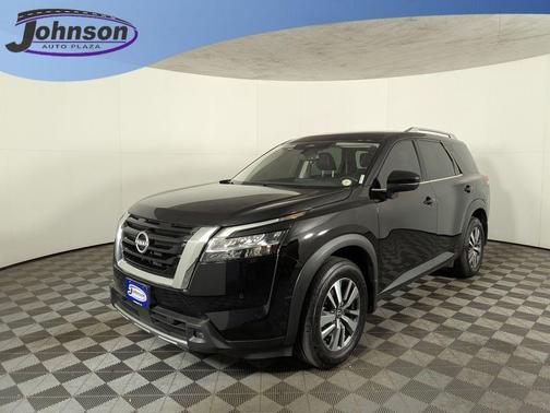 2022 Nissan Pathfinder SL