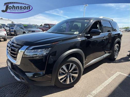 2022 Nissan Pathfinder SL