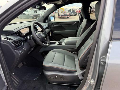 2025 GMC Acadia AT4
