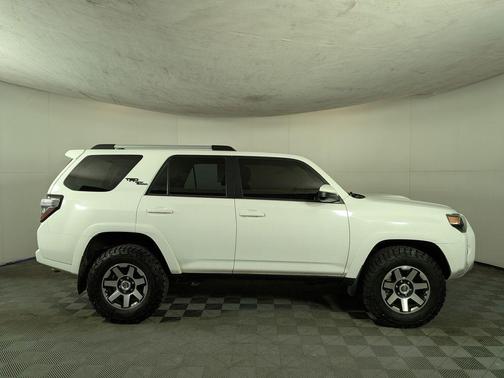 Super White 2018 Toyota 4Runner Sport