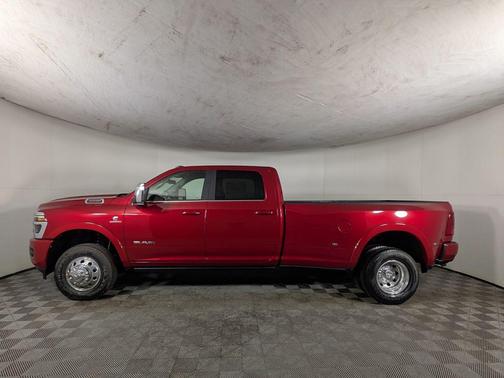 Molten Red Pearlcoat 2026 RAM 3500 Limited
