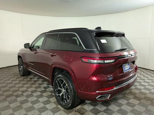 2025 Jeep Grand Cherokee Summit