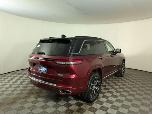2025 Jeep Grand Cherokee Summit