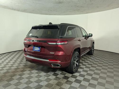 2025 Jeep Grand Cherokee Summit