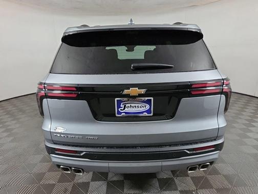 Sterling Gray Metallic 2026 Chevrolet Traverse LT