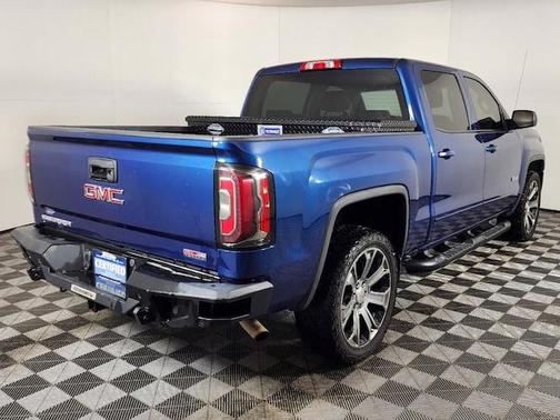 Photo 5 of 37 of 2017 GMC Sierra 1500 SLT