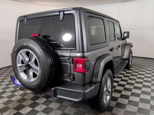 Granite Crystal Clearcoat Metallic 2018 Jeep Wrangler Unlimited Sahara