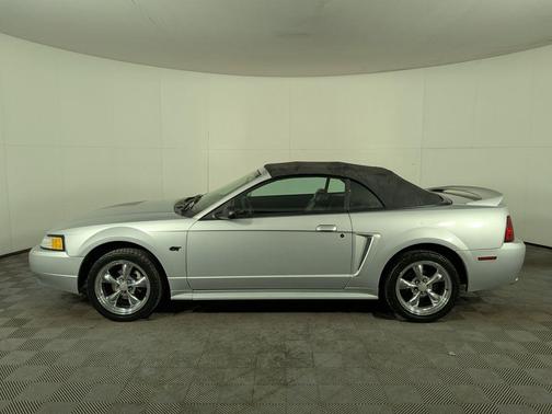 2000 Ford Mustang GT