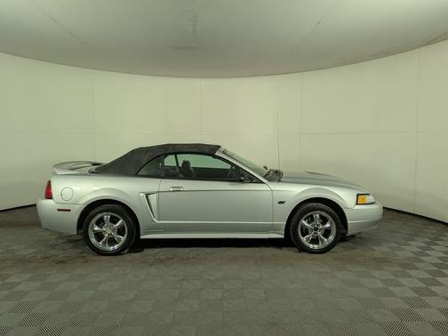 2000 Ford Mustang GT