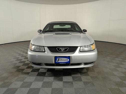 2000 Ford Mustang GT