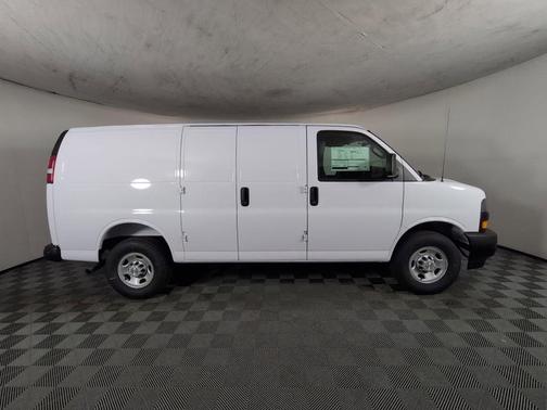 Summit White 2026 Chevrolet Express 2500 Work Van