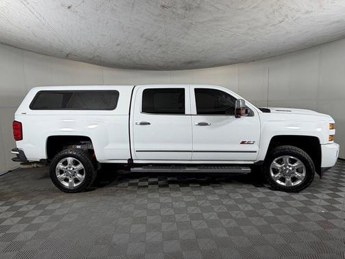 Summit White 2019 Chevrolet Silverado 2500 LTZ