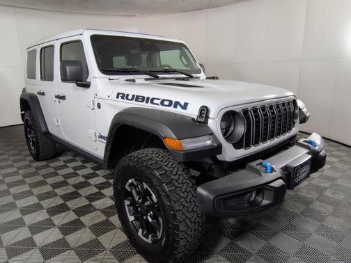 Bright White Clearcoat 2025 Jeep Wrangler 4xe Rubicon