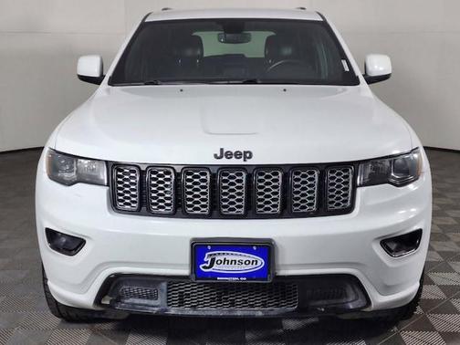 Photo 2 of 36 of 2019 Jeep Grand Cherokee Altitude