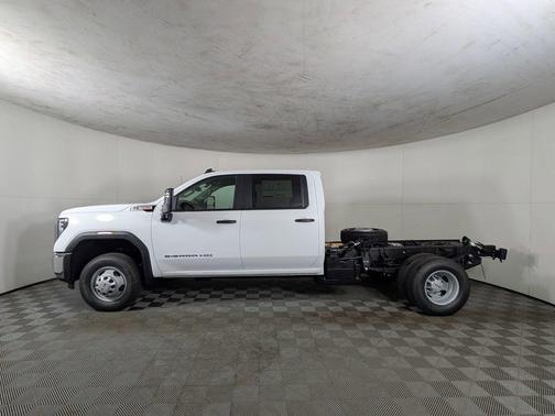 2026 GMC Sierra 3500 Pro