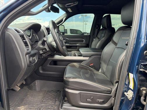 Patriot Blue Pearlcoat 2024 RAM 2500 Laramie