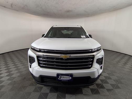 Summit White 2026 Chevrolet Traverse LT