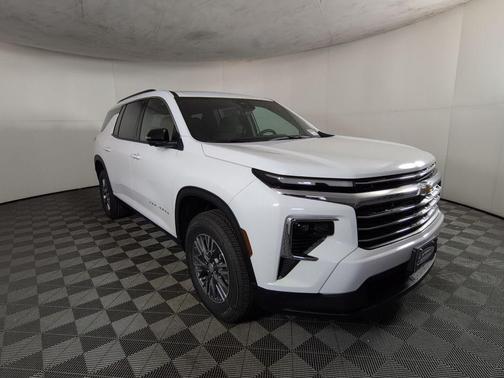 Summit White 2026 Chevrolet Traverse LT