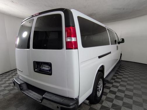 Summit White 2025 Chevrolet Express 3500 LT