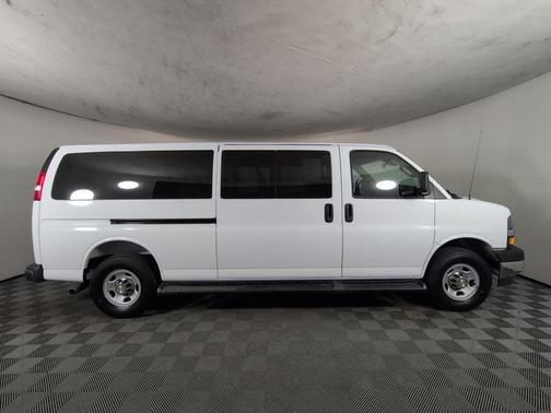 Summit White 2025 Chevrolet Express 3500 LT