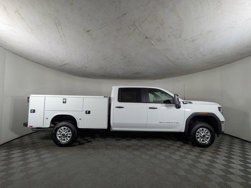 Summit White 2026 GMC Sierra 2500 Pro