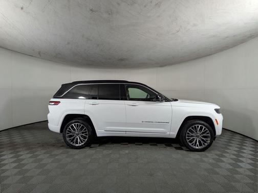 Bright White Clearcoat 2026 Jeep Grand Cherokee Summit