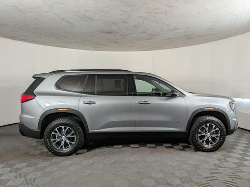 2025 GMC Acadia AT4