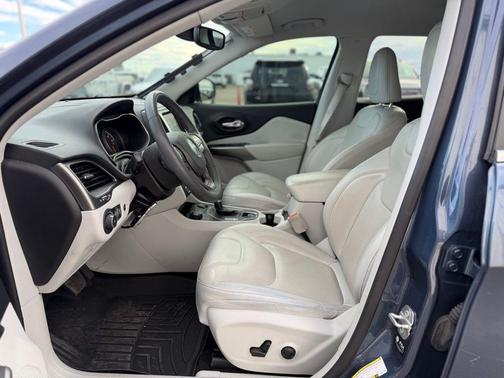 2022 Jeep Cherokee Latitude Lux