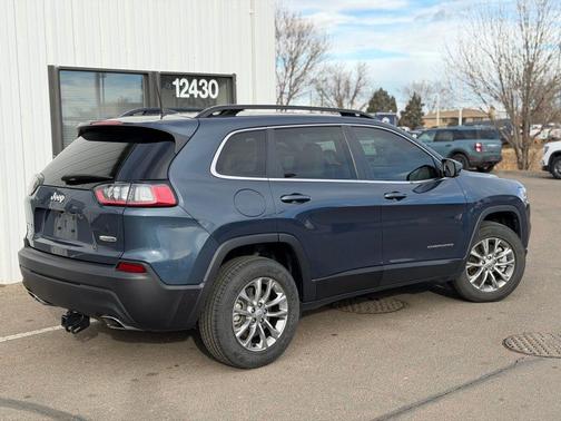 2022 Jeep Cherokee Latitude Lux