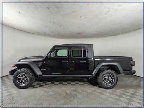 Black Clearcoat 2026 Jeep Gladiator Shadow Ops