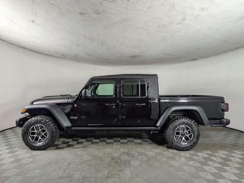 Black Clearcoat 2026 Jeep Gladiator Shadow Ops