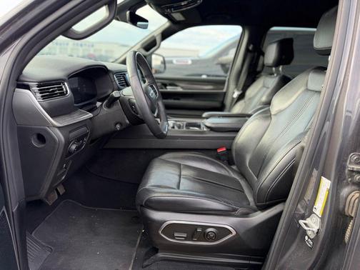 Metallic 2022 Jeep Wagoneer Series III