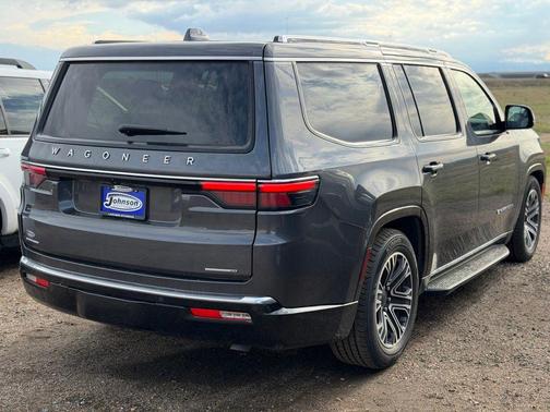 Metallic 2022 Jeep Wagoneer Series III