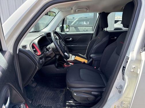 2016 Jeep Renegade Trailhawk