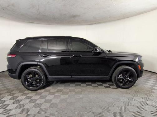 Diamond Black 2024 Jeep Grand Cherokee Limited