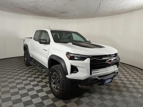 Summit White 2024 Chevrolet Colorado ZR2