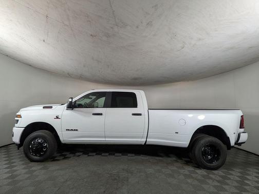 Bright White Clearcoat 2026 RAM 3500 Big Horn