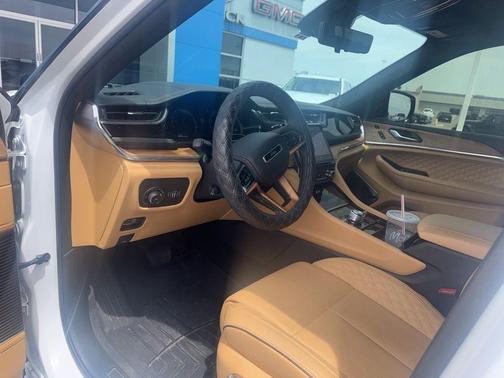 Bright White Clearcoat 2025 Jeep Grand Cherokee Summit
