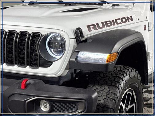 Bright White Clearcoat 2025 Jeep Wrangler Rubicon